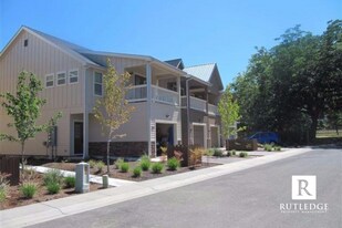 515 G St in Jacksonville, OR - Building Photo