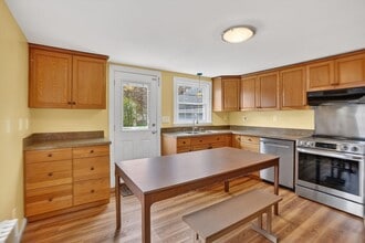 13 Pleasant St in Southborough, MA - Building Photo - Building Photo