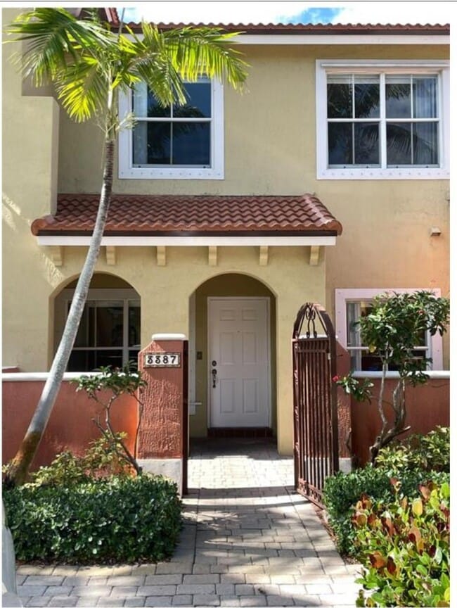 3387 Merrick Ct in Margate, FL - Building Photo - Building Photo
