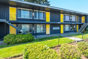 McGuern Apartments in Bremerton, WA - Building Photo