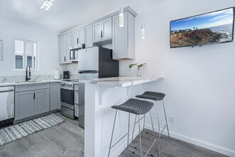 21 S Venice Blvd in Los Angeles, CA - Building Photo - Building Photo