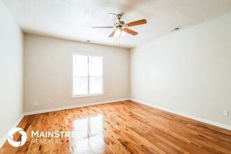 3819 River Park Dr, Unit 1024 in Louisville, KY - Foto de edificio - Building Photo