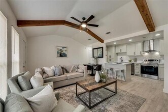 9227 Crimnson Ct in Dallas, TX - Building Photo - Building Photo