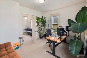 2026 Lombard Ave, Unit Unit #2 in Everett, WA - Foto de edificio - Building Photo