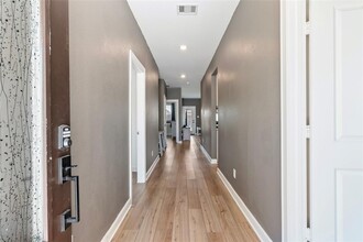 13718 Gaff Rig Dr in Santa Fe, TX - Foto de edificio - Building Photo