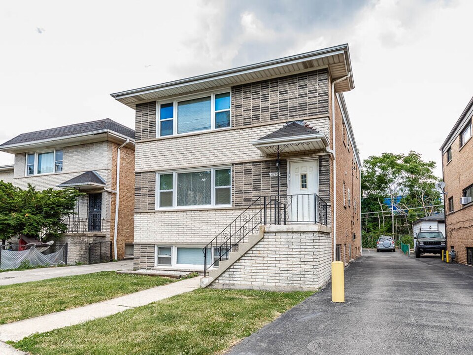 5752 W Park Ave, Unit 1-N in Cicero, IL - Building Photo