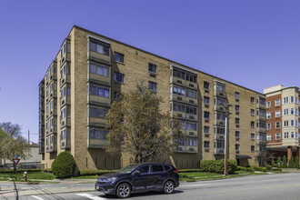 The Hampton in Hackensack, NJ - Building Photo - Building Photo