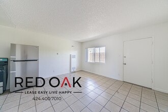 11823 Lakewood Blvd in Downey, CA - Building Photo - Building Photo