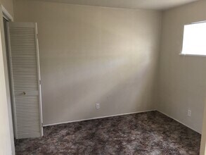 427 Stanford Dr SE in Albuquerque, NM - Building Photo - Building Photo