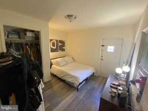 1735 Bainbridge St in Philadelphia, PA - Building Photo - Building Photo