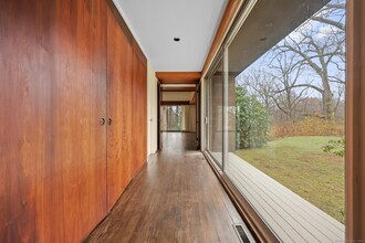 127 Weaver St in Greenwich, CT - Building Photo - Building Photo