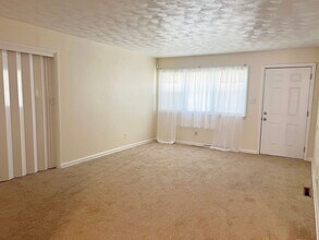 718 Powhatan Pkwy in Hampton, VA - Building Photo - Building Photo