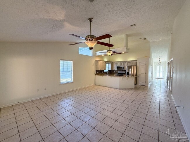 1341 Tiger Lake Dr in Gulf Breeze, FL - Building Photo - Building Photo