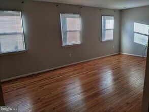 3036 White Birch Ct in Fairfax, VA - Building Photo - Building Photo