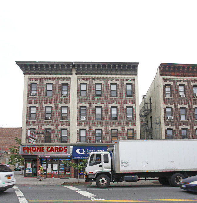 68-05 Fresh Pond Rd in Ridgewood, NY - Building Photo - Building Photo