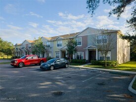 1044 Sleepy Oak Dr in Wesley Chapel, FL - Building Photo