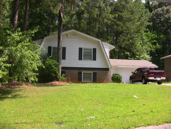 property at 6142 Graceland Cir