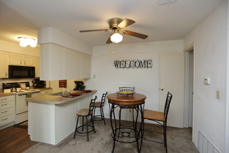 Tall Oaks Apartments in Wichita, KS - Building Photo - Interior Photo