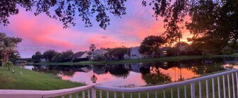 1540 Seabay Rd in Weston, FL - Building Photo