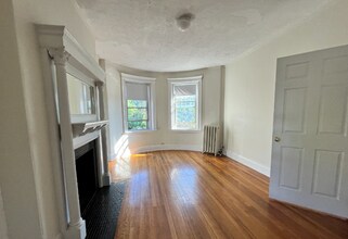 1788 Beacon St in Brookline, MA - Building Photo - Building Photo