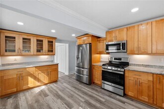 8229 Gygax Rd in Norfolk, VA - Foto de edificio - Building Photo