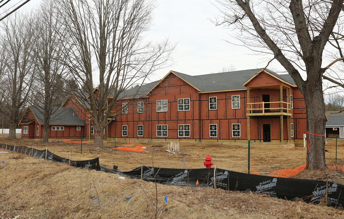 90 Woodfield Blvd in Malta, NY - Building Photo