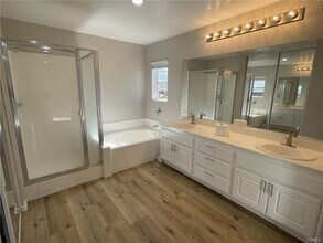 38661 Annette Ave in Palmdale, CA - Building Photo - Building Photo