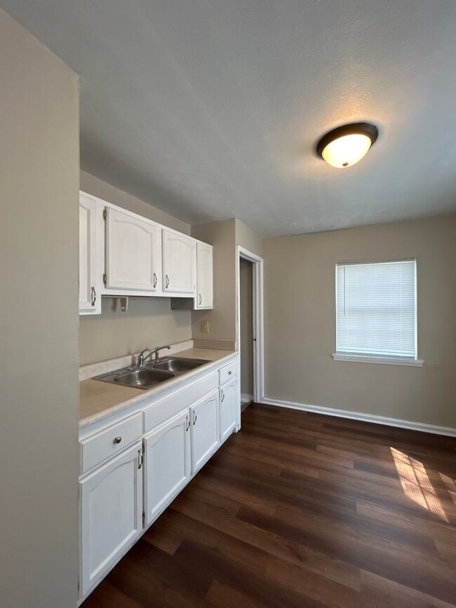 property at 506 S Illinois St