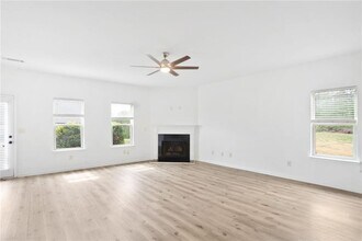 2528 Morgan Chase Dr in Buford, GA - Building Photo - Building Photo