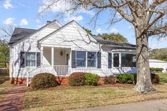 2904 Evans St in Morehead City, NC - Building Photo - Building Photo