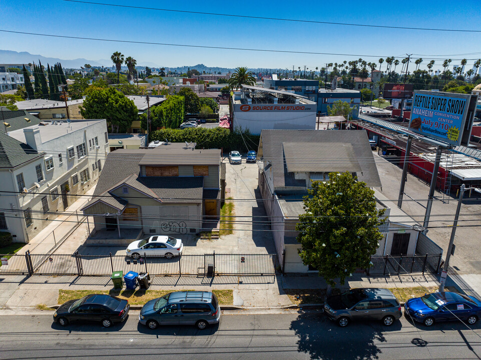 1116 N Gower St in Los Angeles, CA - Building Photo