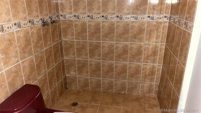 3120 N Pine Island Rd in Sunrise, FL - Building Photo - Building Photo