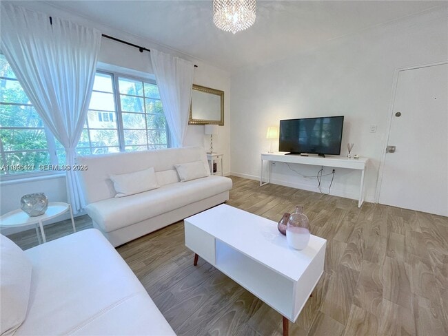 1611 Euclid Ave in Miami Beach, FL - Building Photo - Building Photo