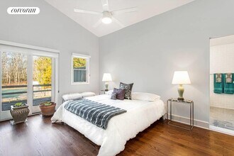 1083 Sagg Rd in Sag Harbor, NY - Foto de edificio - Building Photo