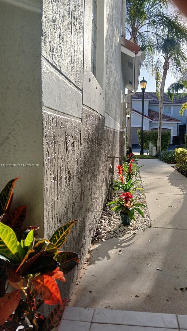 3618 San Simeon Cir in Weston, FL - Building Photo - Building Photo