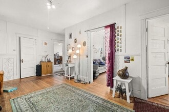 427 Medford St, Unit 2R in Somerville, MA - Foto de edificio - Building Photo