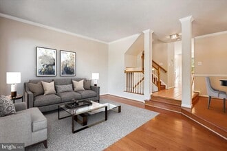 6339 Dunman Way in Alexandria, VA - Building Photo - Building Photo