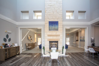 Woodridge Apartments in Dallas, TX - Building Photo - Interior Photo