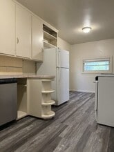1800 Cedar Ave in Merced, CA - Building Photo - Building Photo