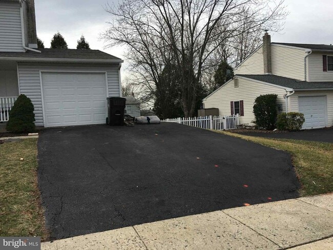 property at 2836 Grant Ave