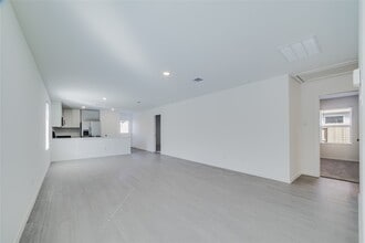 1754 W Stroker Rd in Crosby, TX - Building Photo - Building Photo