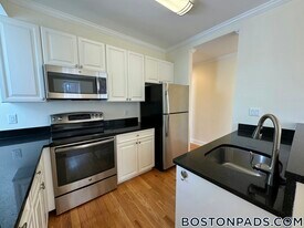 1 Chauncy St in Cambridge, MA - Building Photo