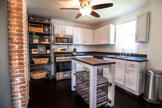 property at 1306 S 31st St
