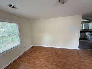 8 Burdette Pl in Newnan, GA - Building Photo - Building Photo