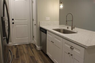 55 E White Willow Cir in Spring, TX - Foto de edificio - Building Photo