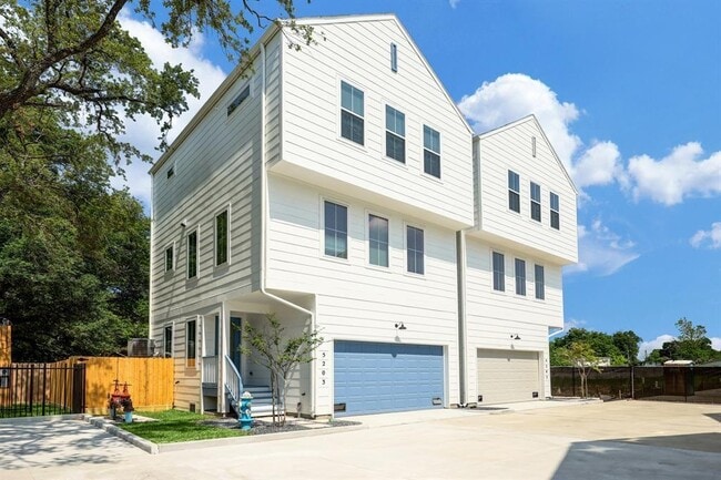 5207 Burress Springs Ln in Houston, TX - Building Photo - Building Photo