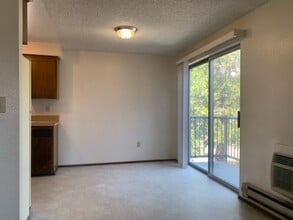 507 NE D St in Grants Pass, OR - Building Photo - Building Photo