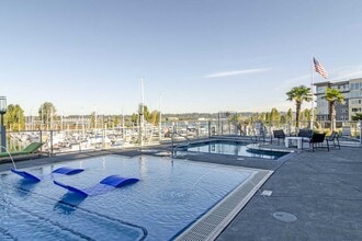 Yacht Harbor Club in Portland, OR - Building Photo - Building Photo