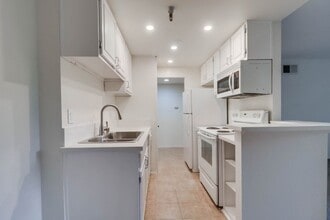 1333 8th Ave, Unit 206 in San Diego, CA - Building Photo - Building Photo