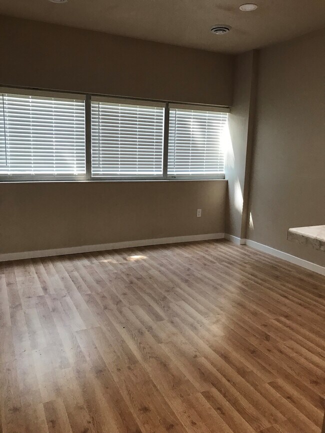 810 4th Ave S in Moorhead, MN - Foto de edificio - Building Photo